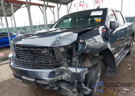 2021 Chevrolet Silverado 1500 4Wd Short Bed Rst z USA, uszkodzony, nr VIN 1GCUYEED8MZ274356